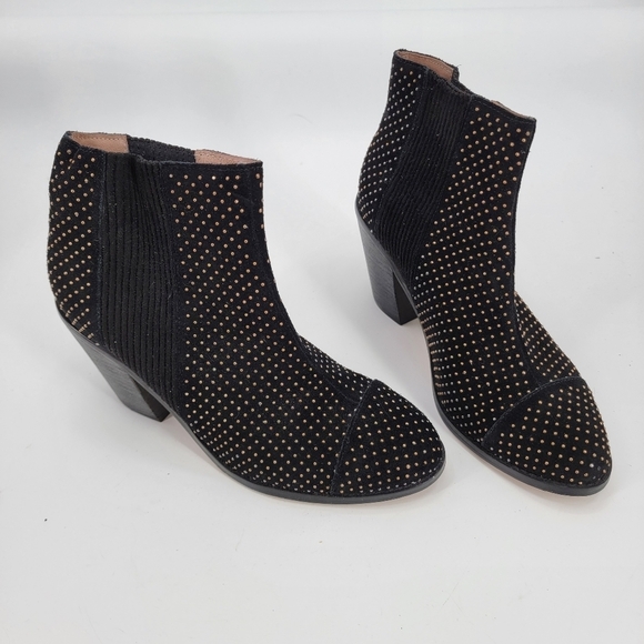A Anthropologie Ankle Boots 8